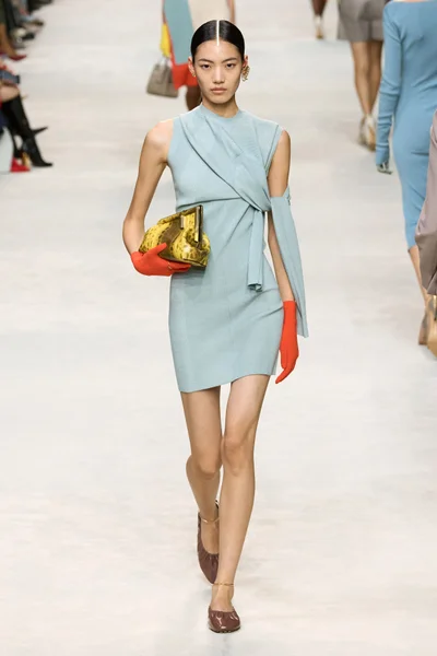 Look 7